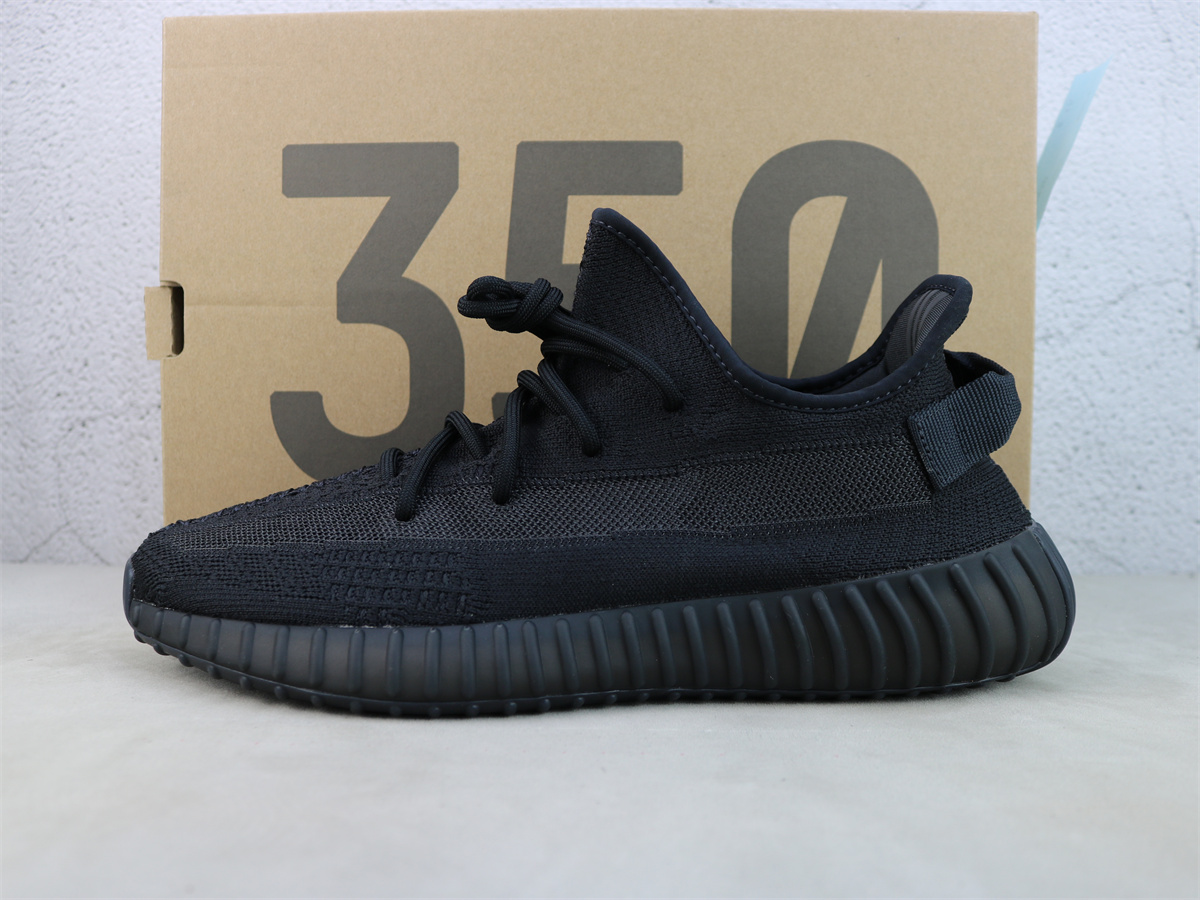 Yeezy Boost 350 V2 Onyx HQ4540